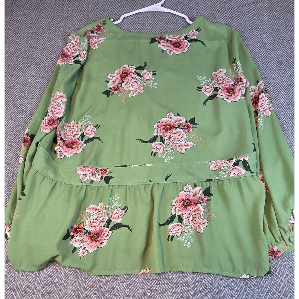 LOFT Green Floral Peplum Blouse Long Sleeve Split V-Neck Size M